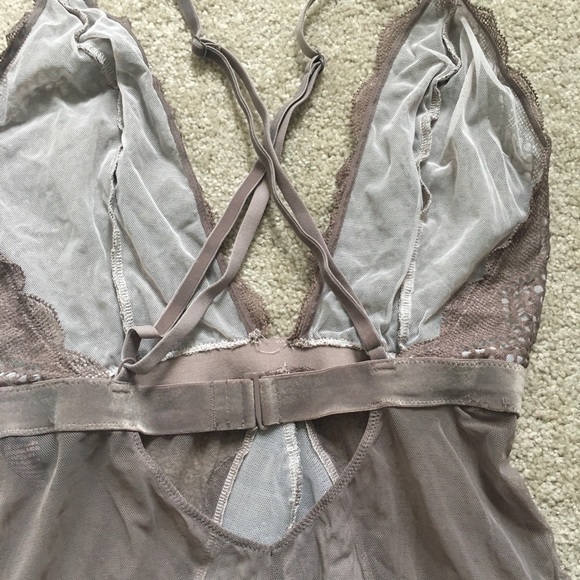 Victoria’s Secret lace bodysuit, size small - Picture 4 of 5